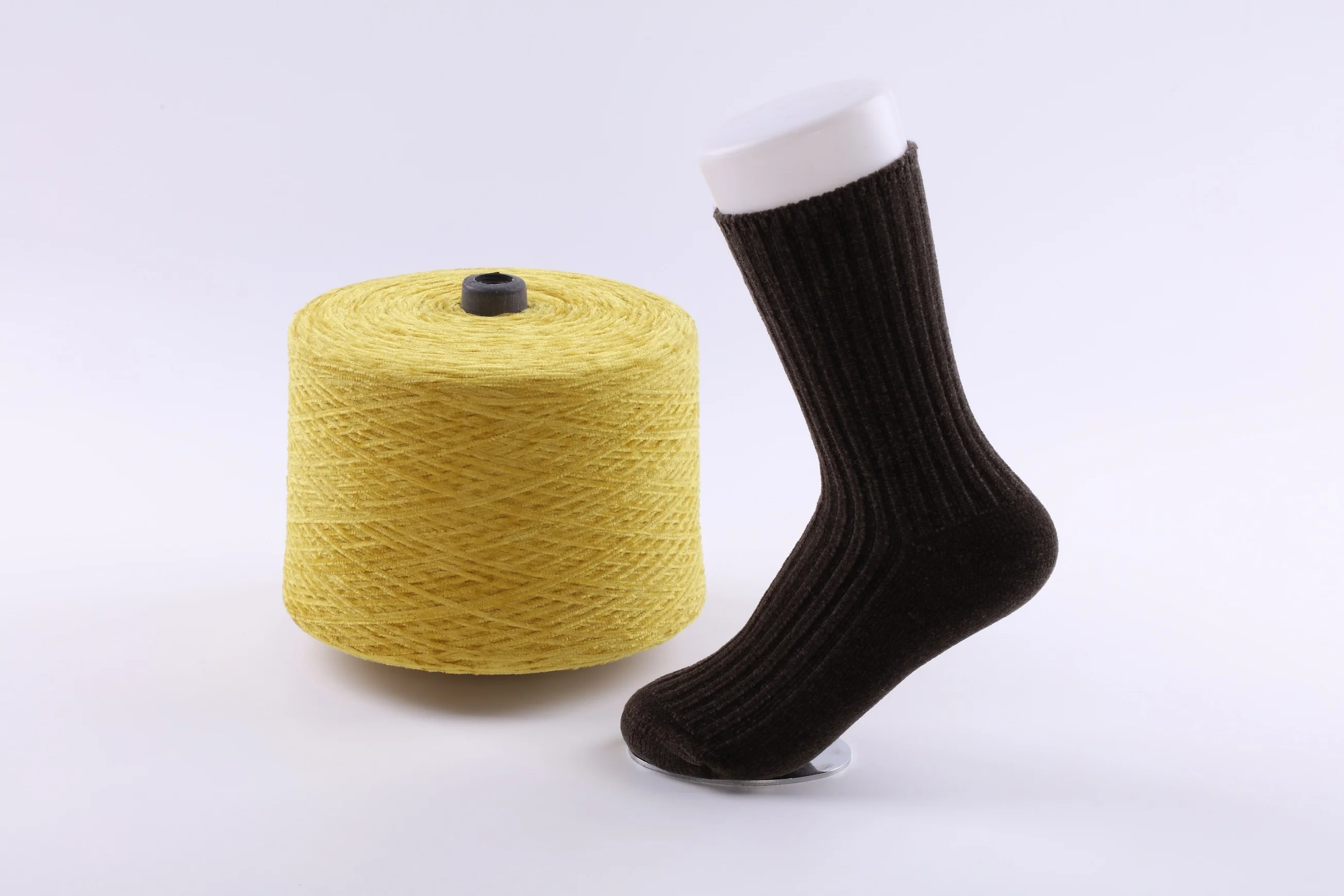 Good quality factory prices colourful Polyester fancy yarn chenille yarn for knitting for socks