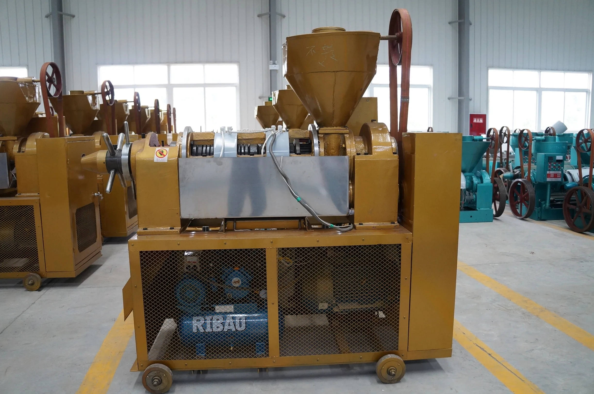 Guangxin YZLXQ120 Best Price Sunflower Oil Extraction Machine Commercial Soybean Sesame Shea Nut Combined Oil Pressers Machine