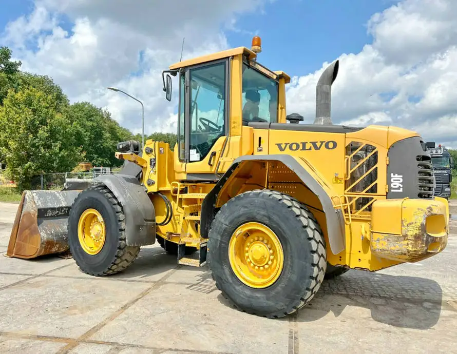 Used L90F Wheeled Loader Original Korea L90 Loading and unioading  Machinery  4 Ton wheel  type Frnor end Loader for sale