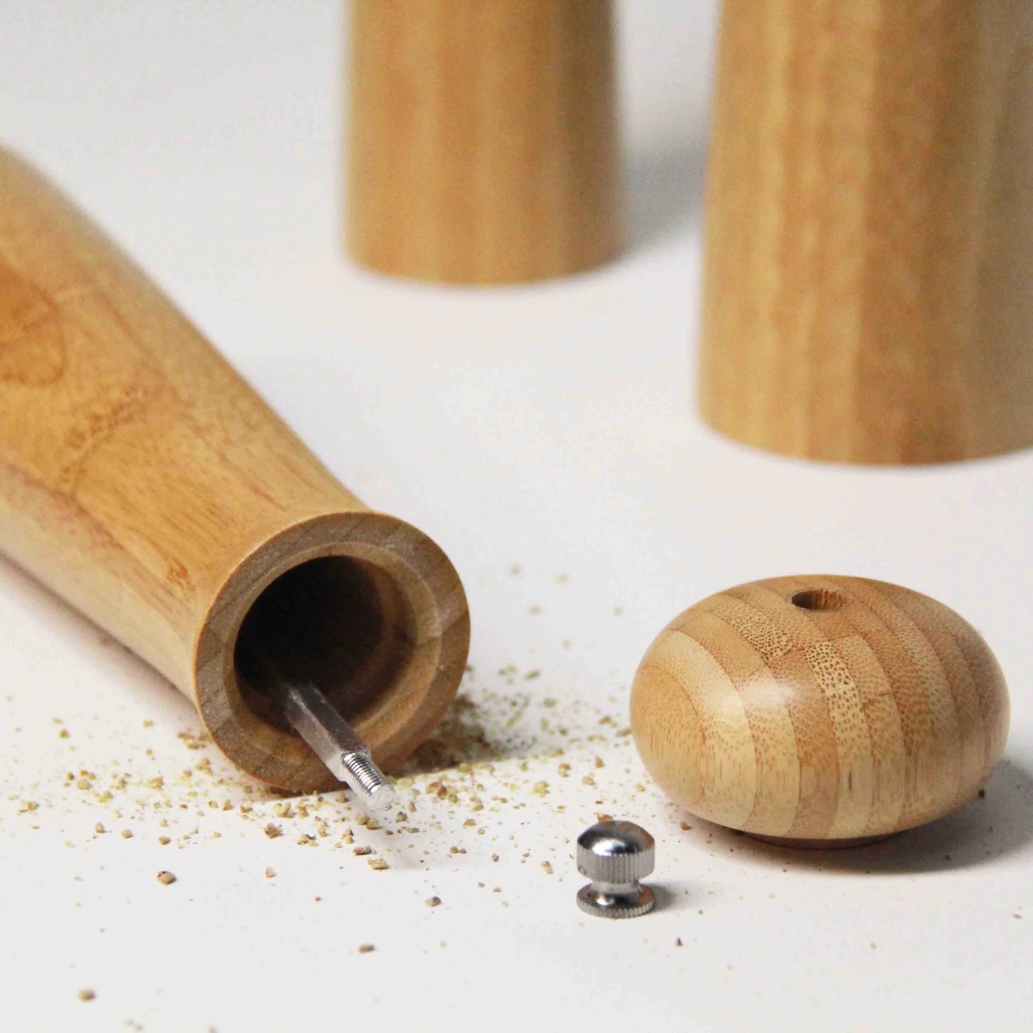 New Style Eco-friendly  Bamboo Pepper Mill Bottle Black Pepper Salt Grinder with Ceramic Mill  in Stock