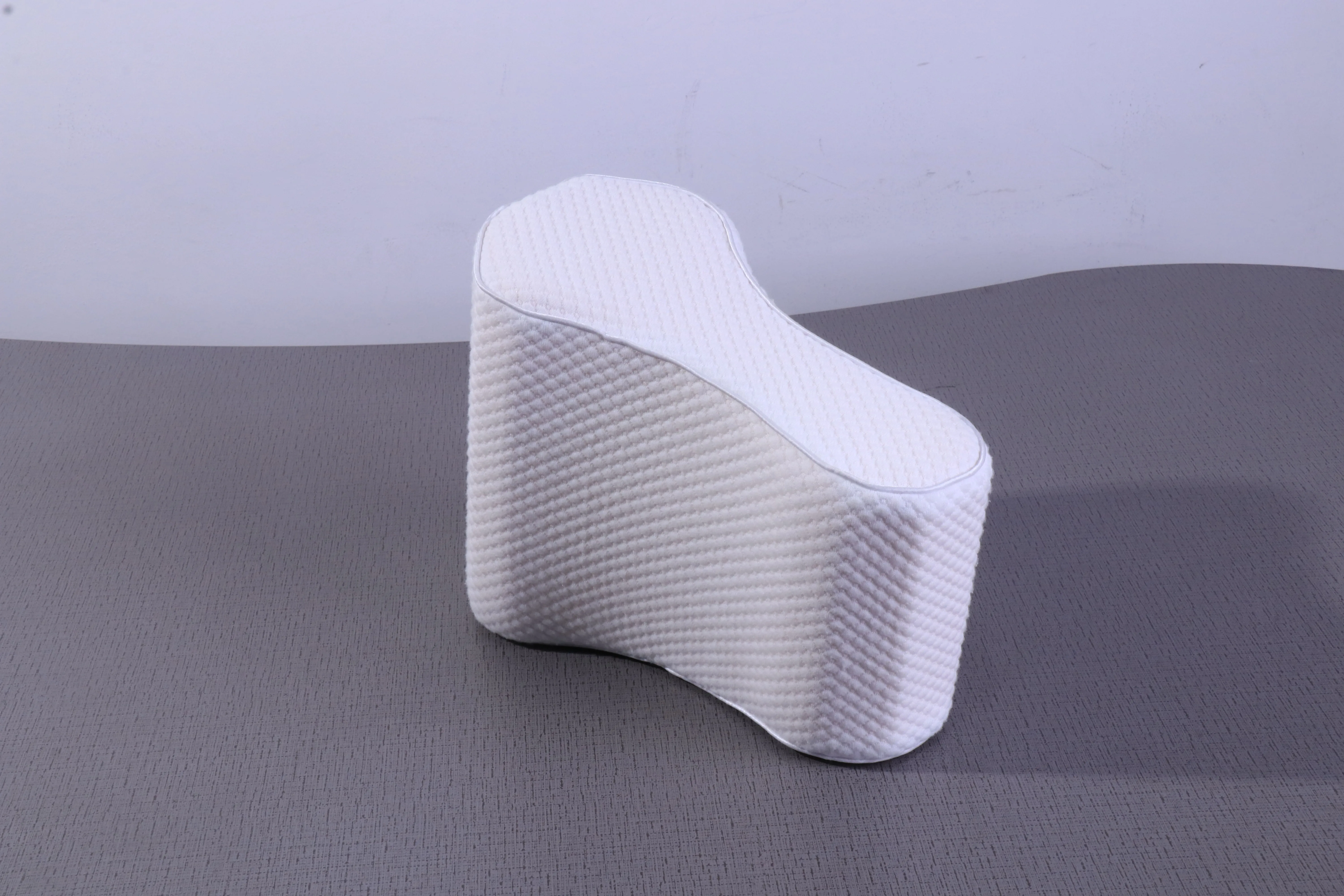 Leg And Knee Pain Relief Contoured Wedge Orthopedic Memory Foam Pillow For Side Sleepers