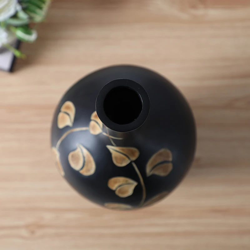 Best Selling luxury Tall Long Neck Leaf Pattern Floor  Black Resin Vase