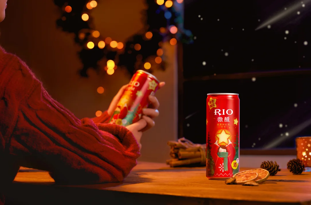 Коктейль «холодное вино» серии RIO Tipple 5% Том, 330 мл, Рождественская семейная вечеринка, красный (предварительно смешанный)