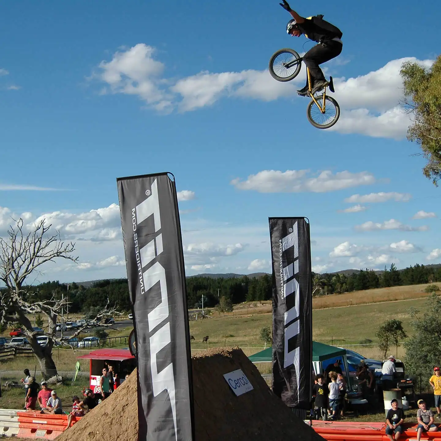 High Quality Weather Resistance Advertising Promotion Banners Custom Outdoor Feather Knife Shapes Teardrop Knife Beach Flag