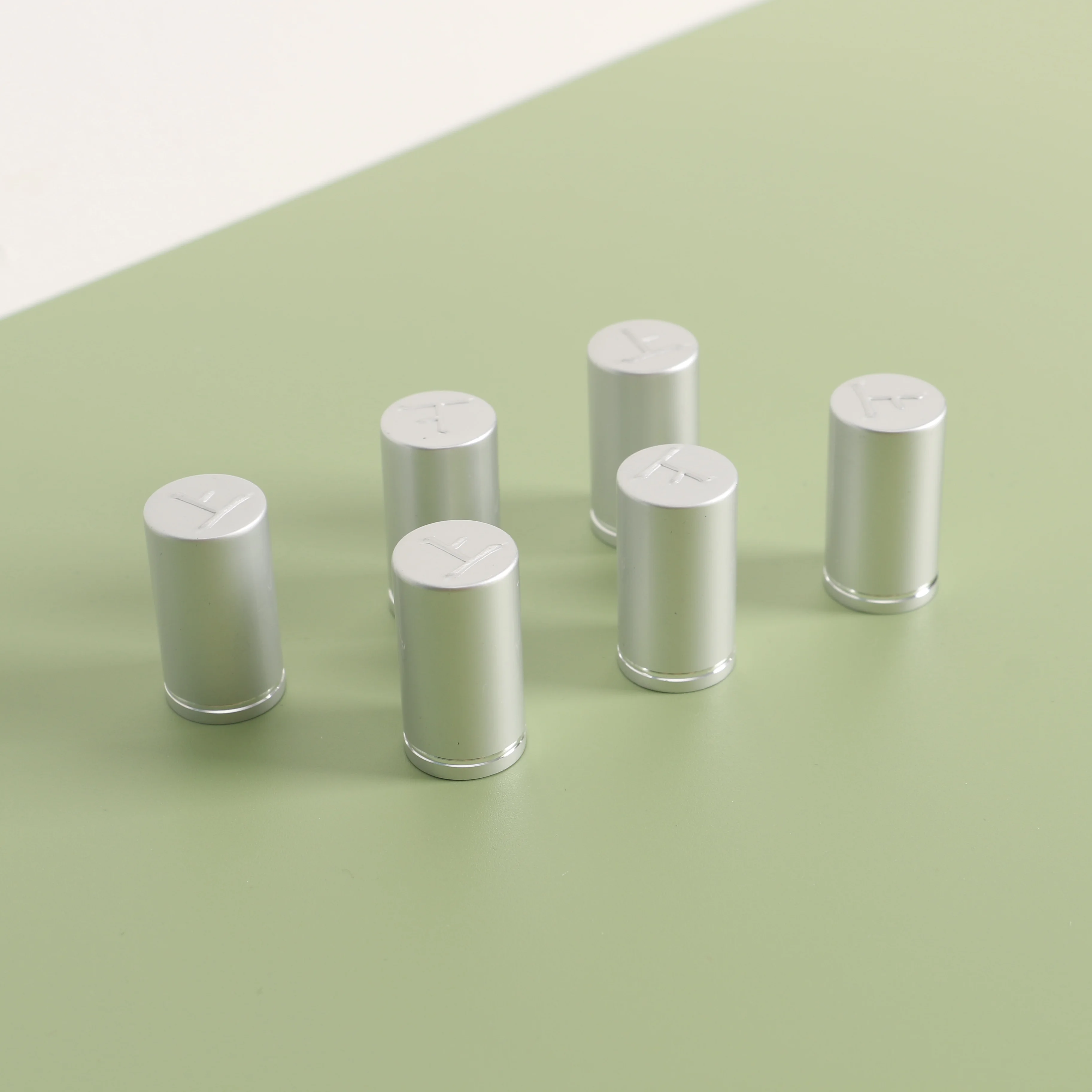 50ml 60 ml 750 ml spices screw aluminum cap glass bottle for shampoo pet white silver black clear transparent cream jar cans