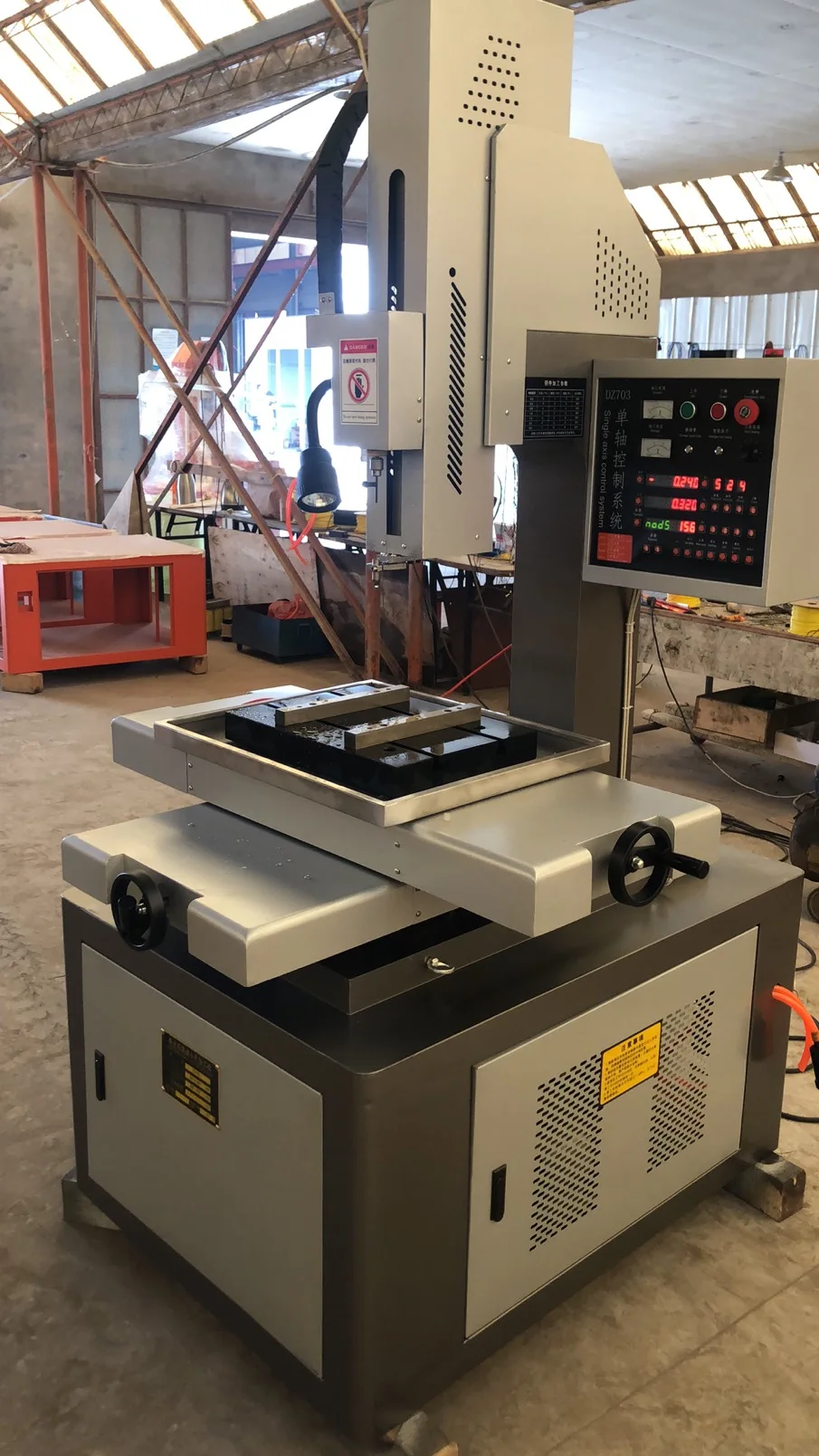 DD703A Controller Small Hole High Speed Drilling Micro EDM Machine