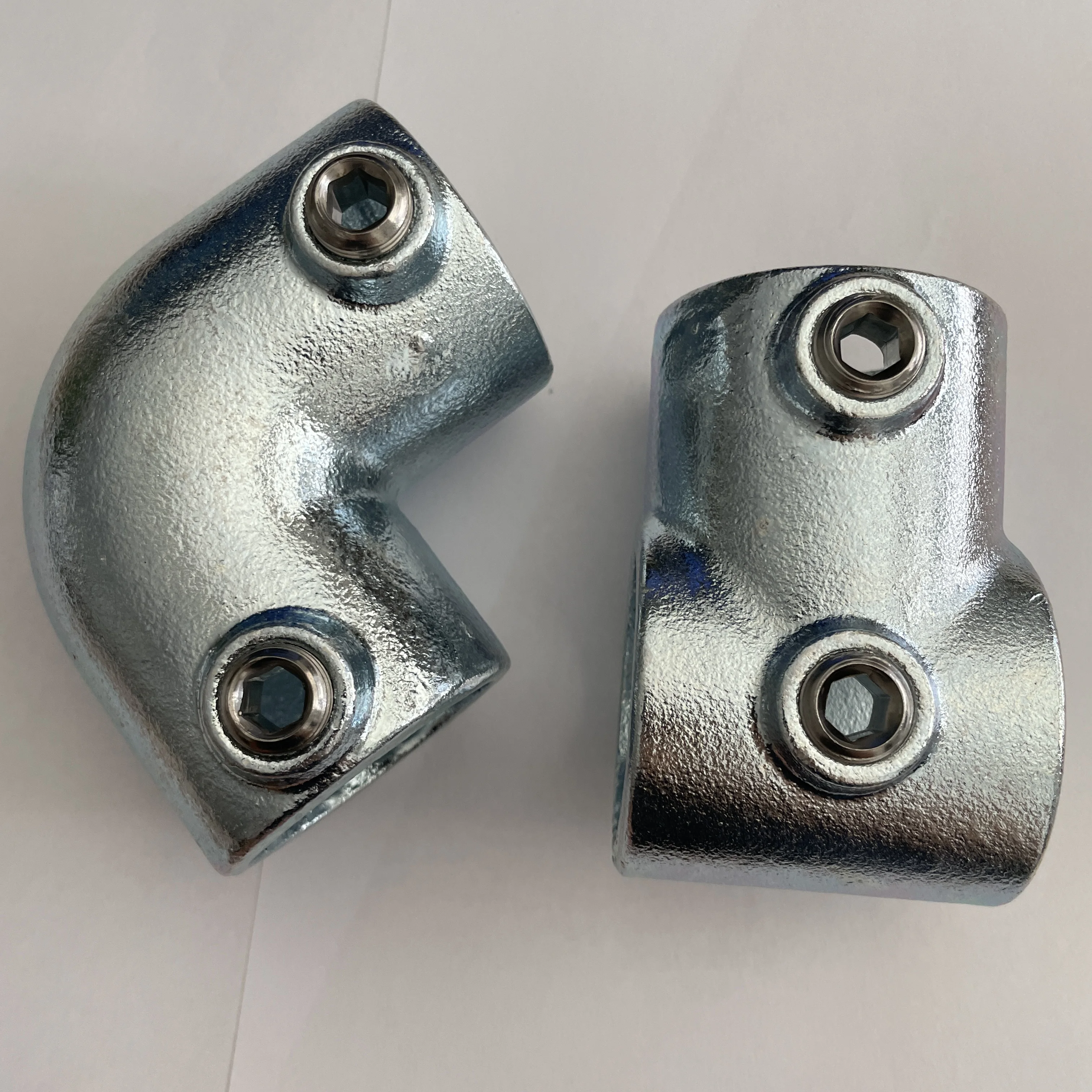 Galvanized GI Pipe Fittings Malleable Iron Metal 90 Degree Elbow Key Clamps Connector Screws