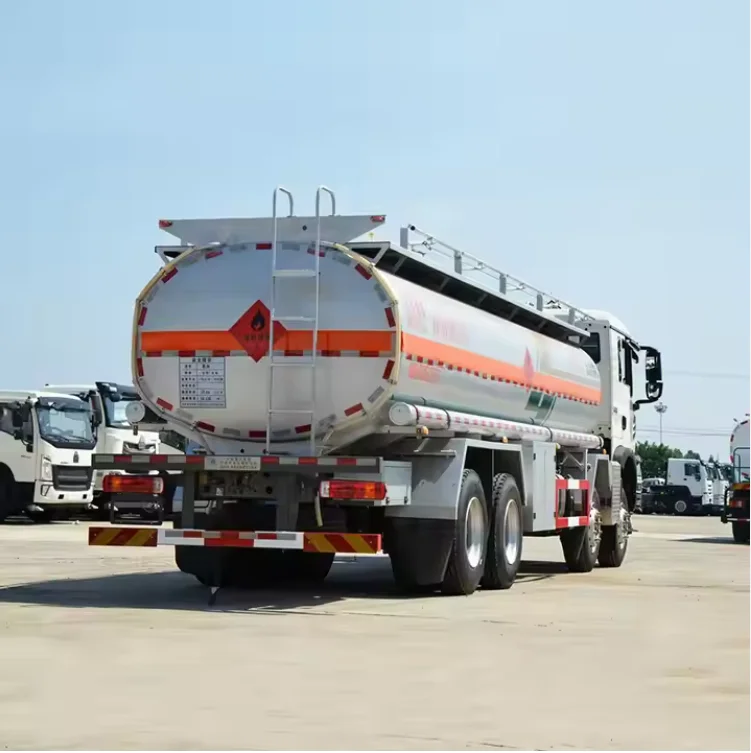 SINOTRUK HOWO Новый 5000L Стальной Топливный бак грузовик дизельный двигатель механическая коробка передач 8x4 привод нового поколения автоцистерна