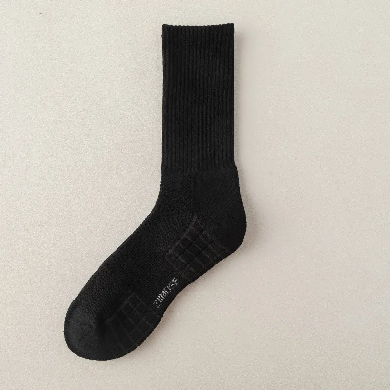 Manufacture wholesale long custom socks  anti slip soccer grip socks with logo