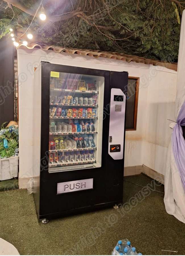 Good Seller Snack and Drink Cold Water Coollibg System  Lcd Vending Machine with Big Capacity for Beverage Snacks