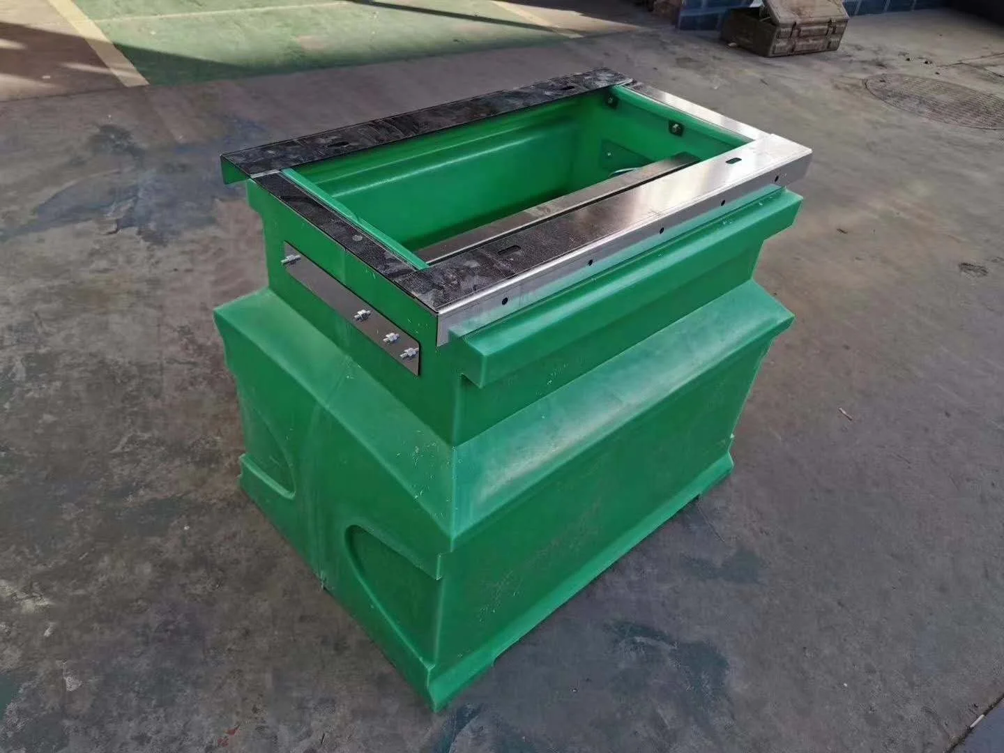  Китай подземный люк HDPE хорошо используется для строительства бензиновой станции по заводской