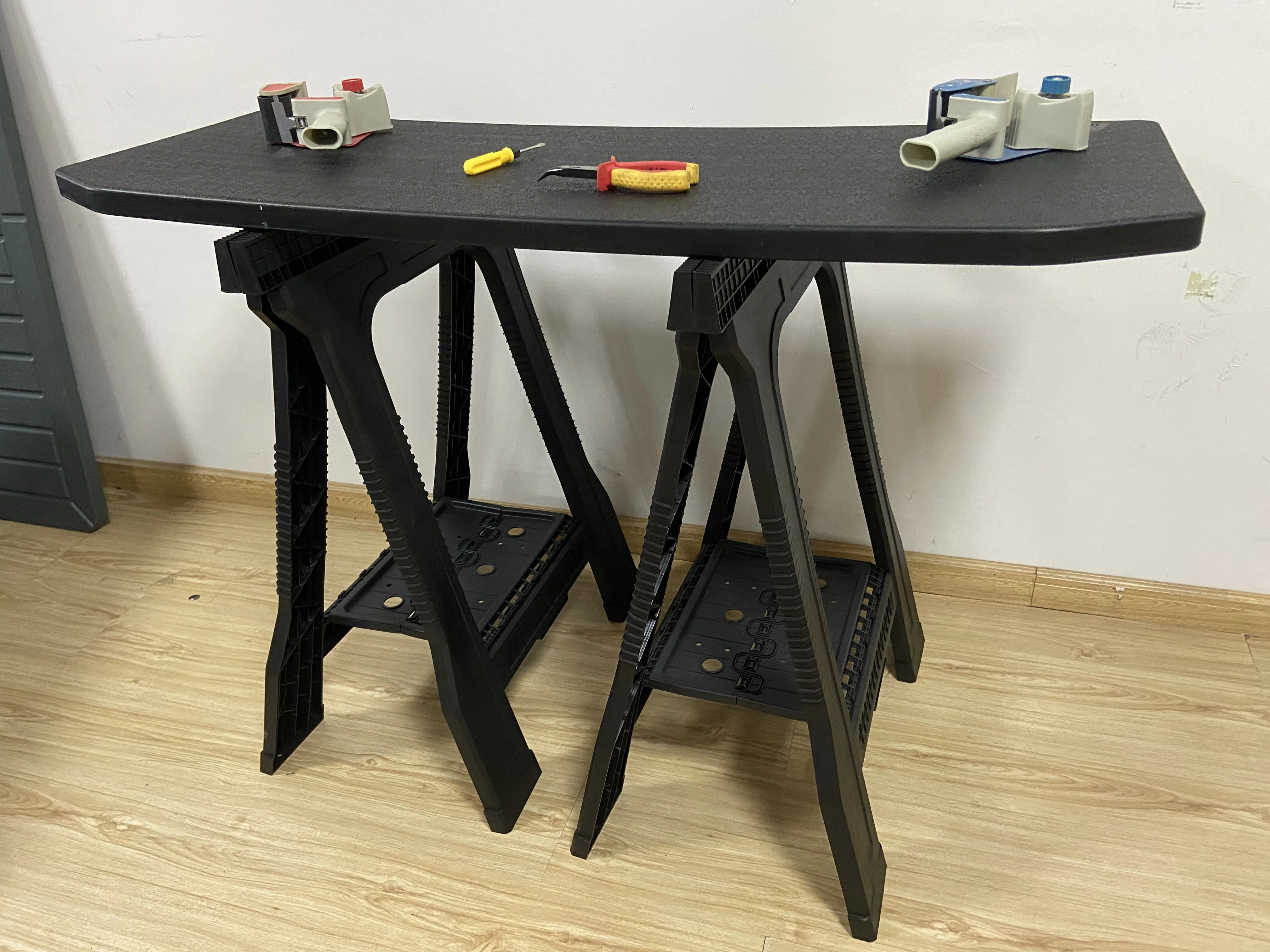 plastic folding saw horses log cutting stand saw horses