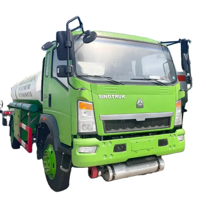 New sinotruck howo 10cbm Liquid Diesel mini Water Tanker Truck for sale