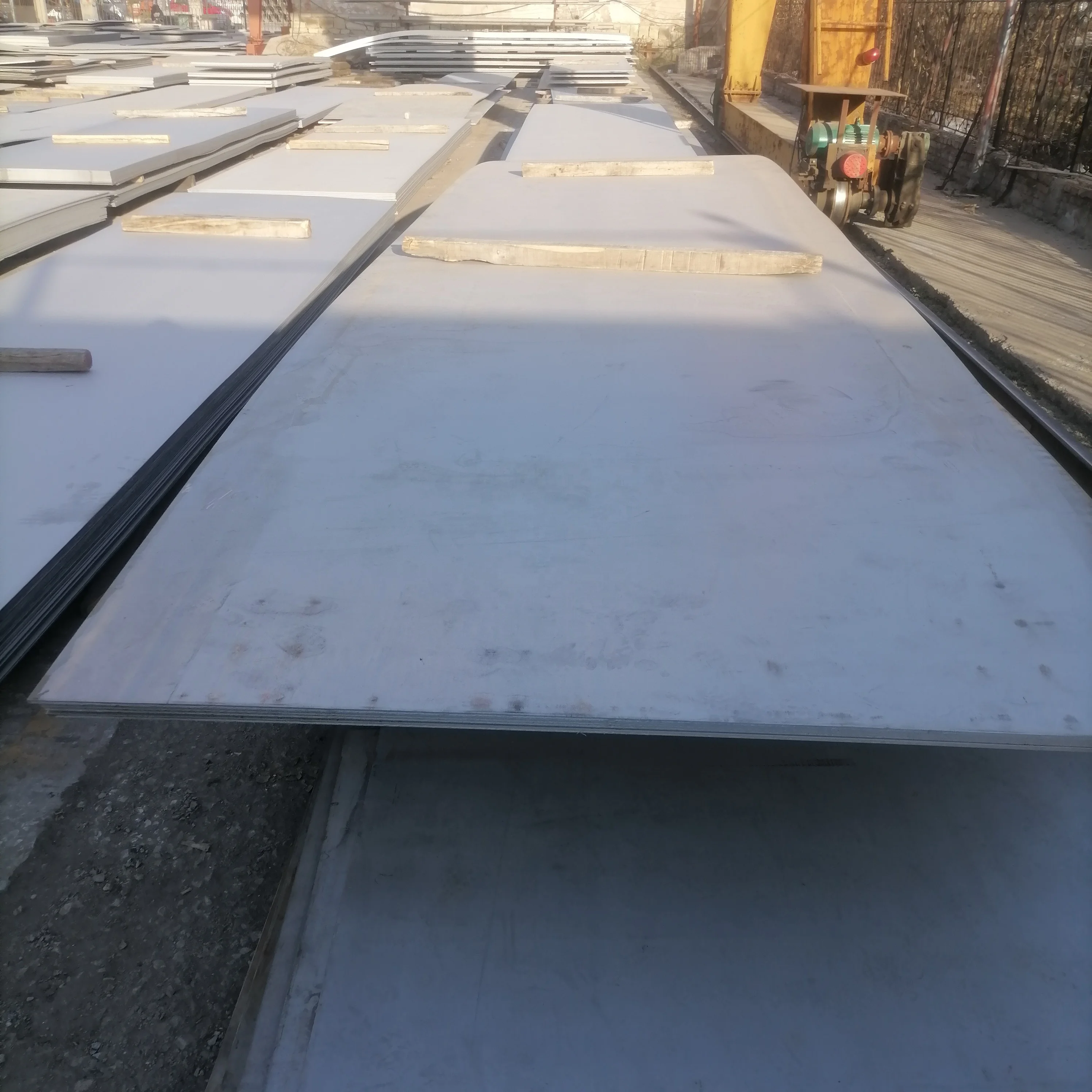 1.5mm 1.8mm 2mm ASTM A36 Carbon Mild Steel Plates Hot Rolled Black Thin Iron Steel Metal Sheet
