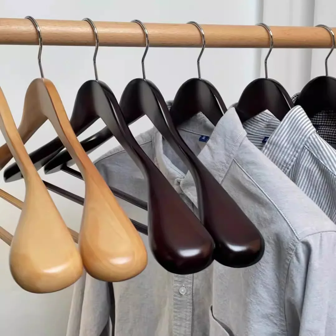 High Quality Custom Natural Wooden Hangers Luxury Wood Suit Hangers Coat Hanger For Hotel Home Shop