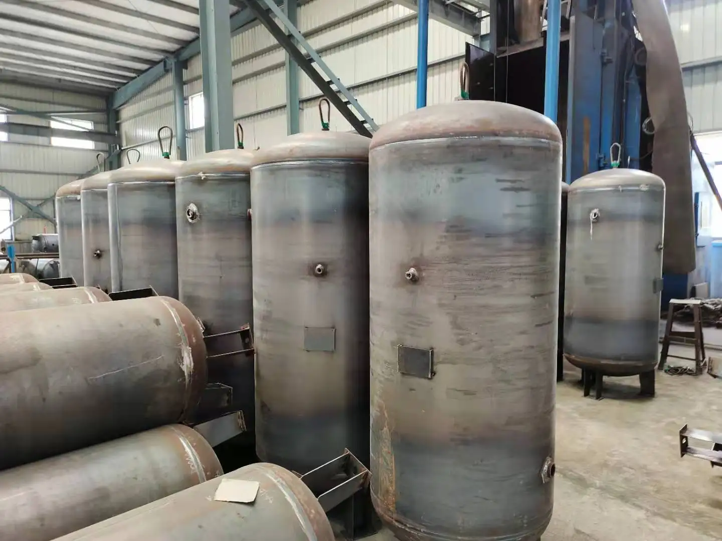 mikovs factory customized 9.3 gallon A Type pressure vessel storage air reservoir tank for truck air brake storage gas