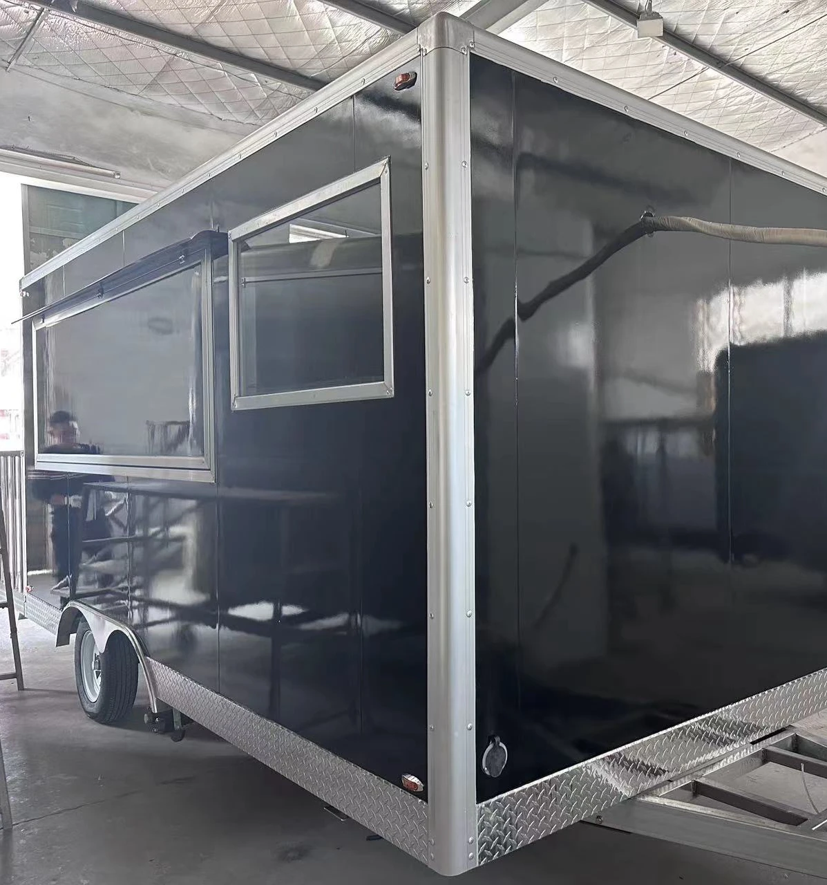 Custonewouble Decker Food Truck Mobile Catering Snack Bar Beer Bbq Food Trailer Aluminum Customized Mobile Restaurant Welded