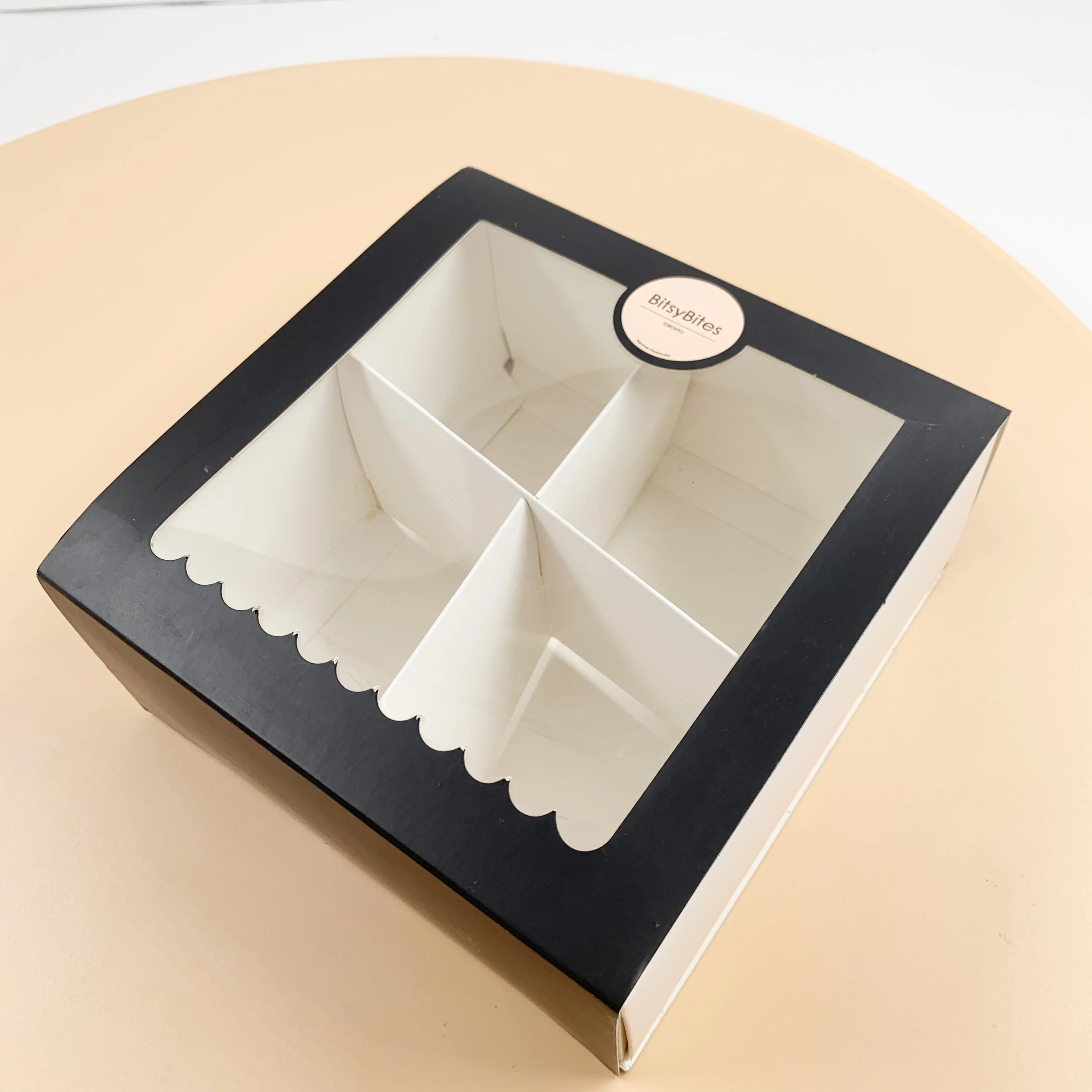 Wholesale Customized Printed Cardboard Kraft Gift Gable Box with Handle Foldable Cake Box