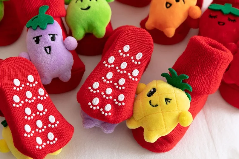 Kids Winter Anti Slip Warm Red Socks Santa socks with Rubber Spots Christmas Stocking Christmas Socks for Baby