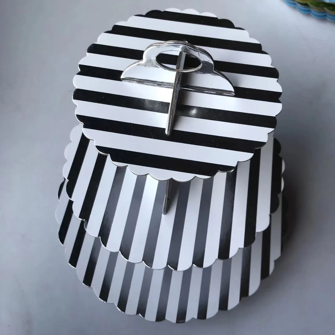 Круглая полка для тортов на день рождения