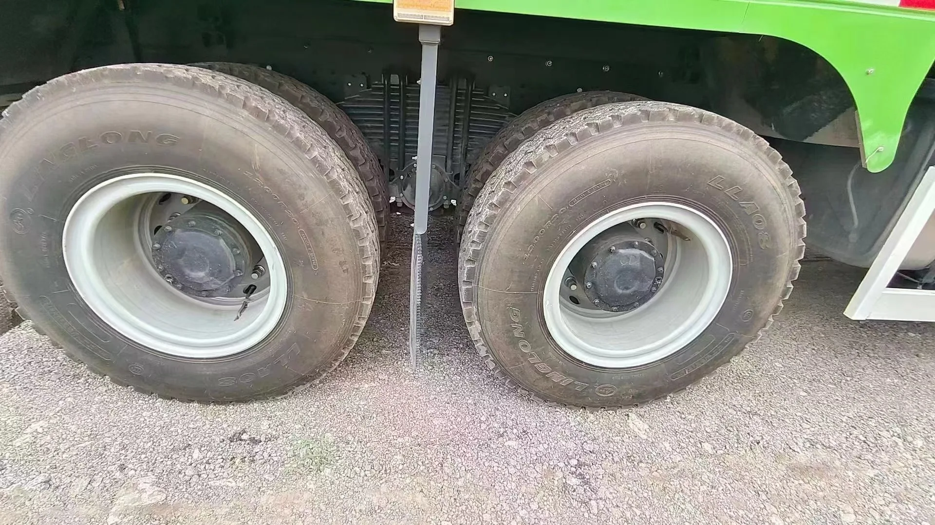Good condition used Cross-border supply of Shaanxi Auto Delong X5000 single drive 420 horsepowe tractor truck manufacturers