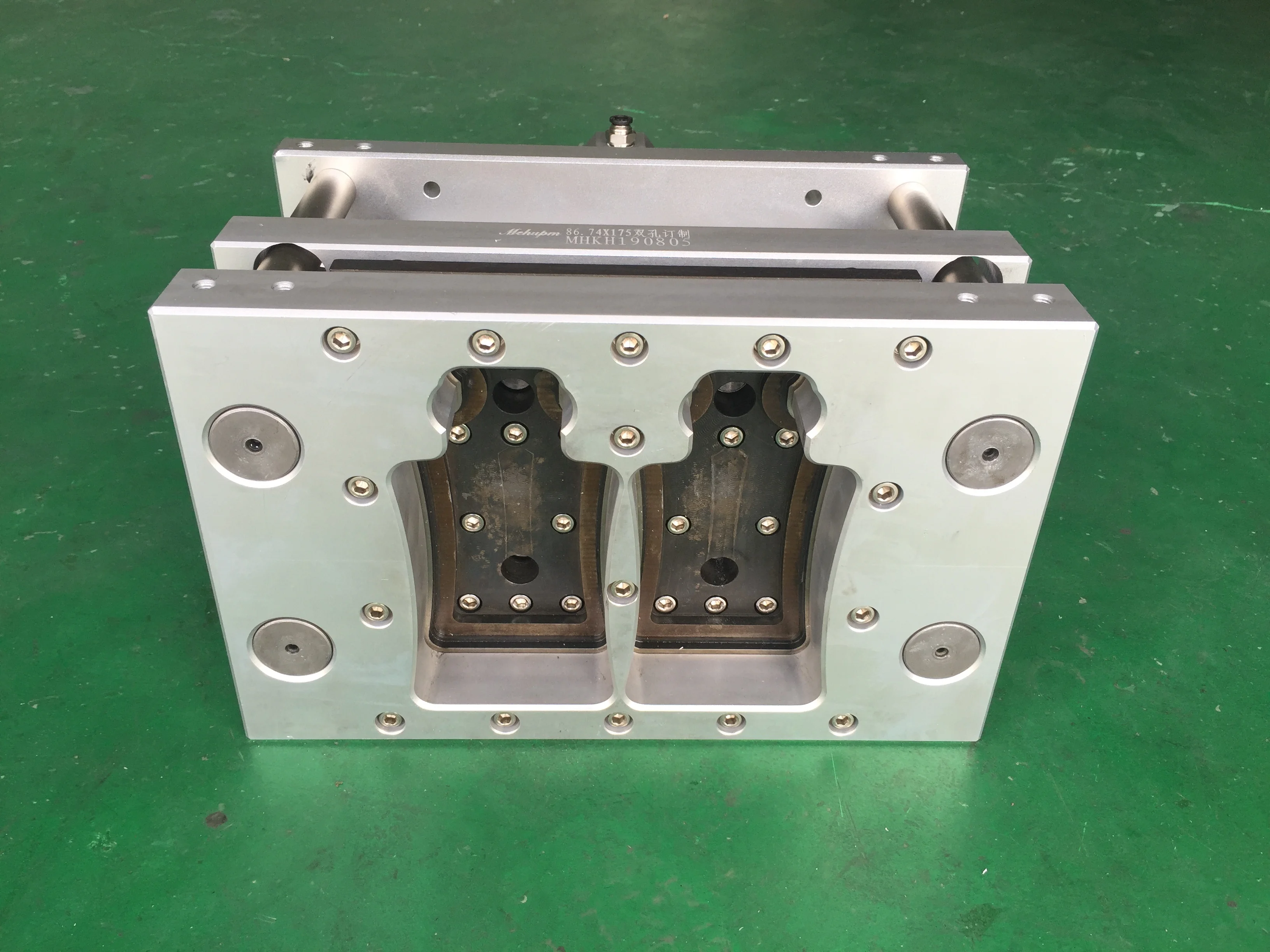 Customize special shaped pneumatic type hole punching tools for plastic bag