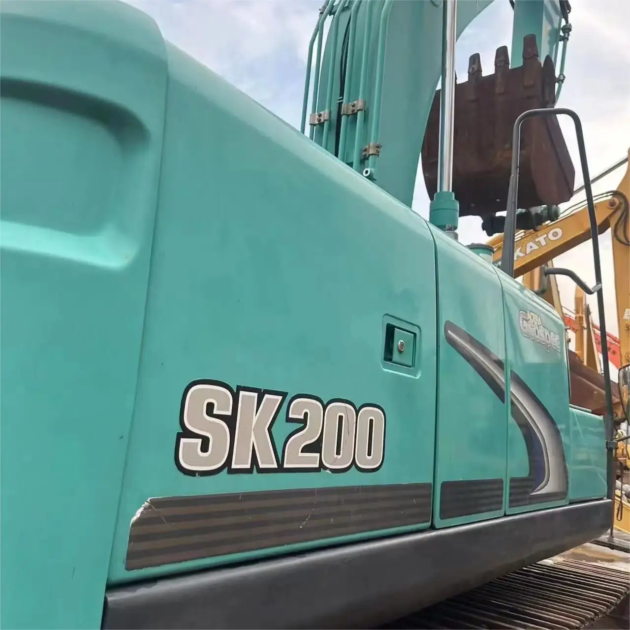 Low Price Hot Sale Japan Original Kobelco SK200-8 sk200-6 sk140 Used Kobelco 200 210 250 Crawler Excavator