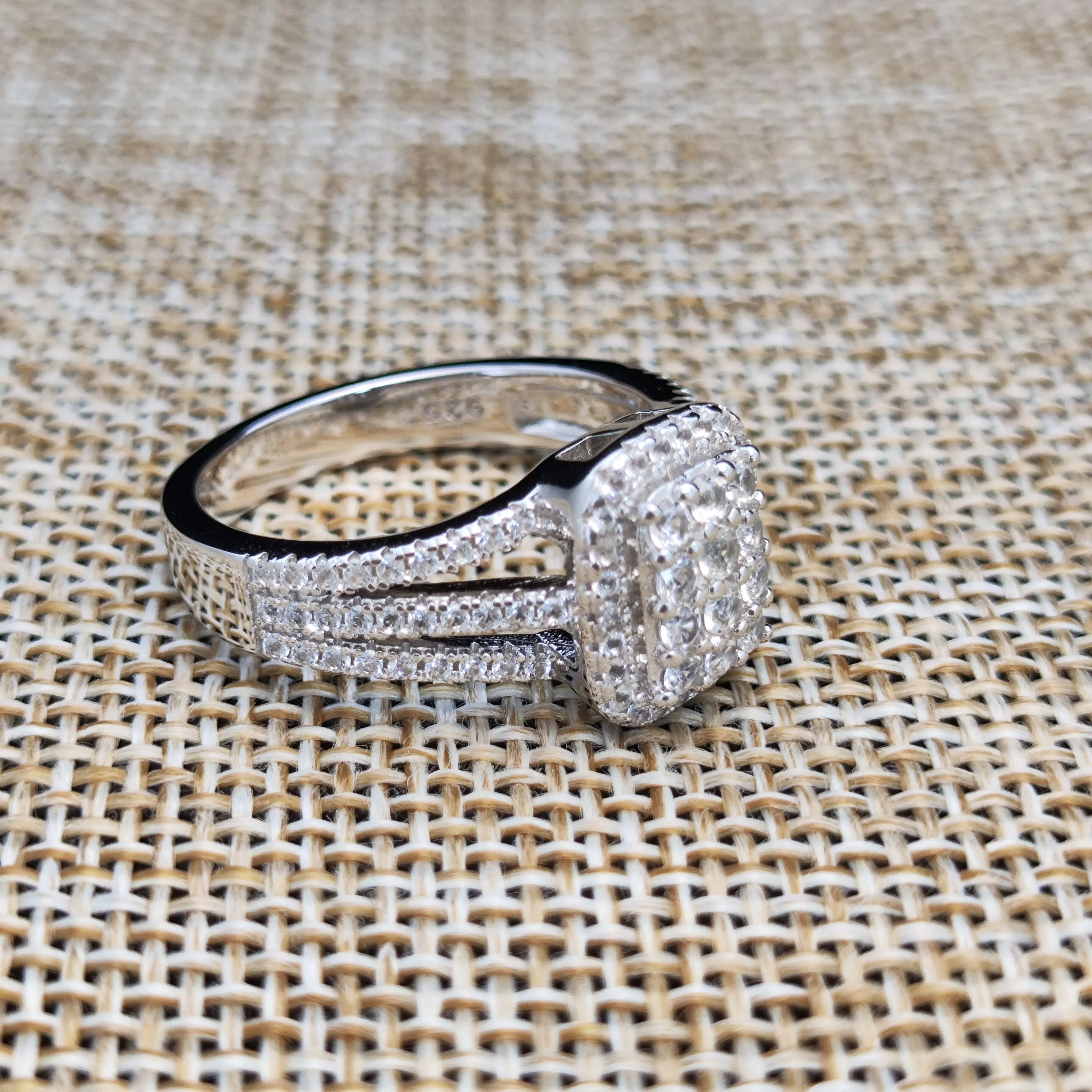 Engagement Ring Sapphire Rings Jewelry with Lab Grown Diamond 925 Sterling Silver Custom Rectangular Shape White Vintage CN;GUA