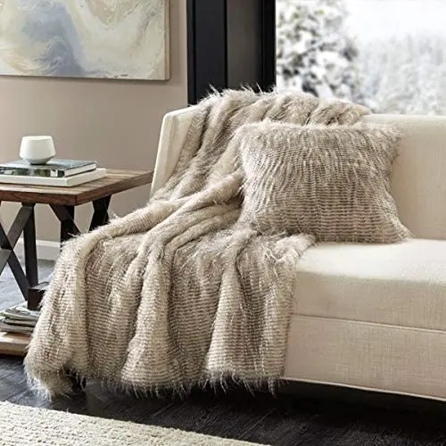 
Long Plush Luxury Faux Fur Natural Premium Soft Cozy Faux Fur Blanket 