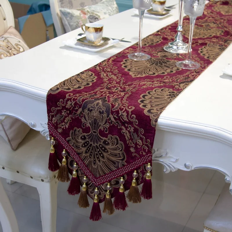 
wholesale luxury European style chenille jacquard balls decorative table runner for home hotel bed banquet wedding 