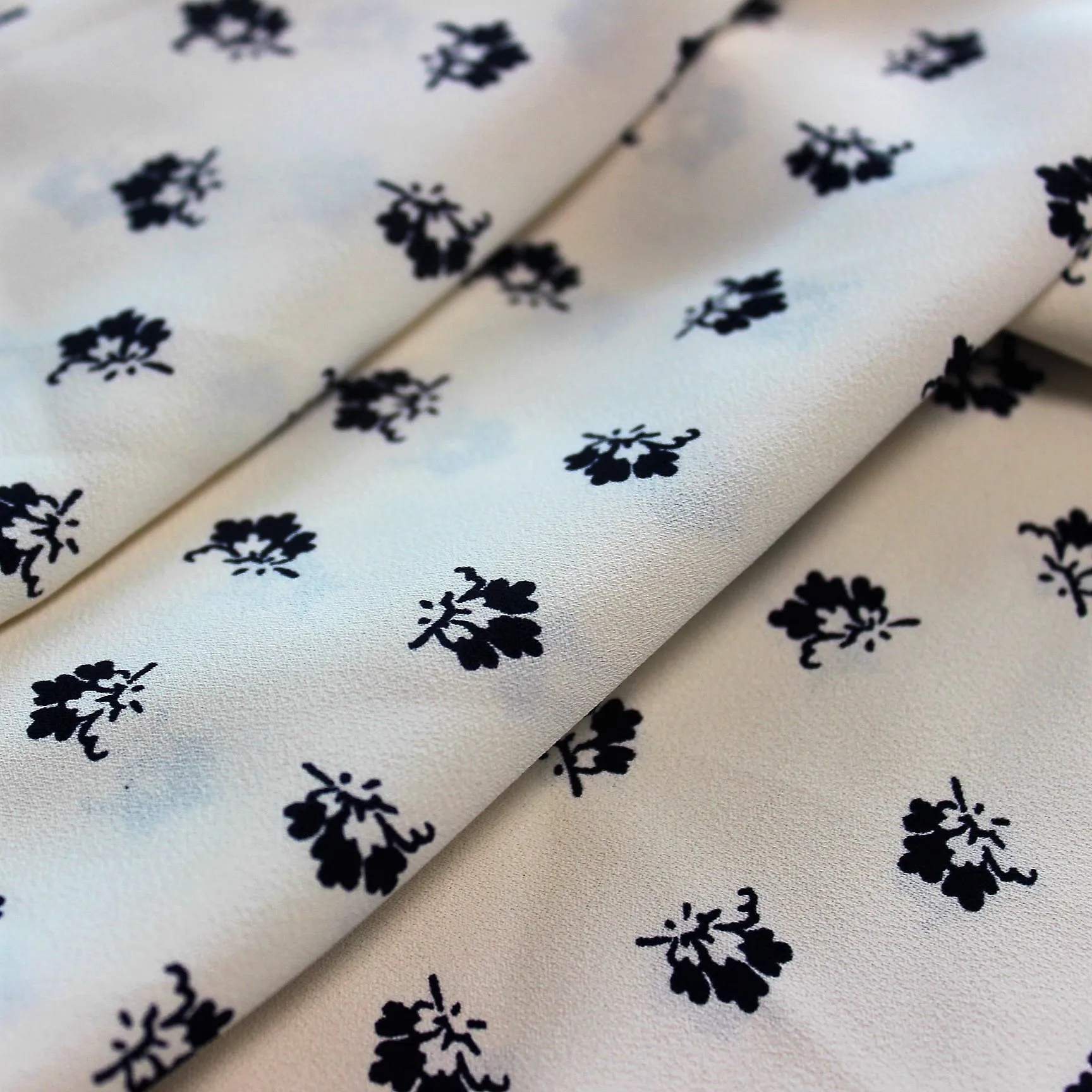 Двойная Ткань из Жоржетта, 100% полиэстер, плетеный креп-стиль, мягкая на ощупь, лидер продаж, оптовая продажа, изготовлено для женской модной ткани