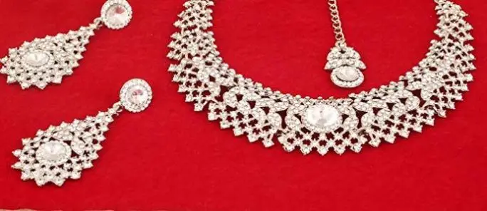 Glamour Scintillating White Round And Rivoli Shape Rhinestone Grand Bridal Designer Jewelry Hasli Necklace Set