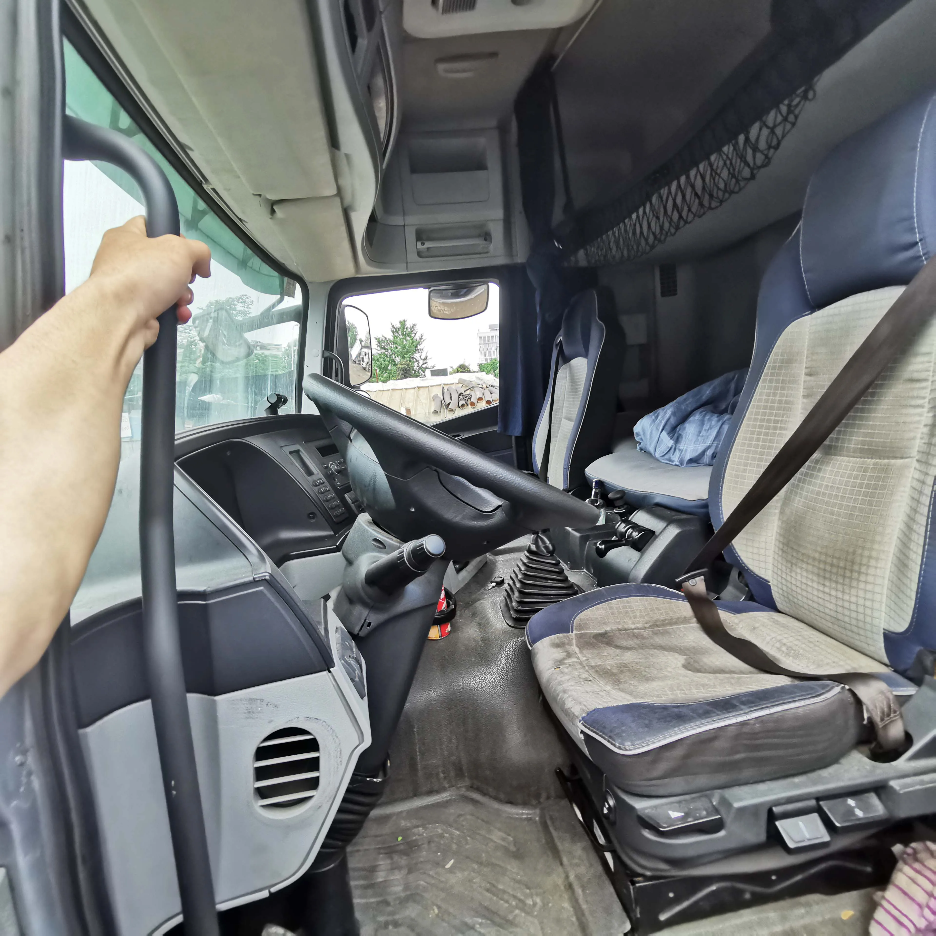 Cheap price Second-hand Foton Auman tractor truck used cargo trucks road tractor head 2012-2024 for Auman GTL/ETX/Galaxy/EST