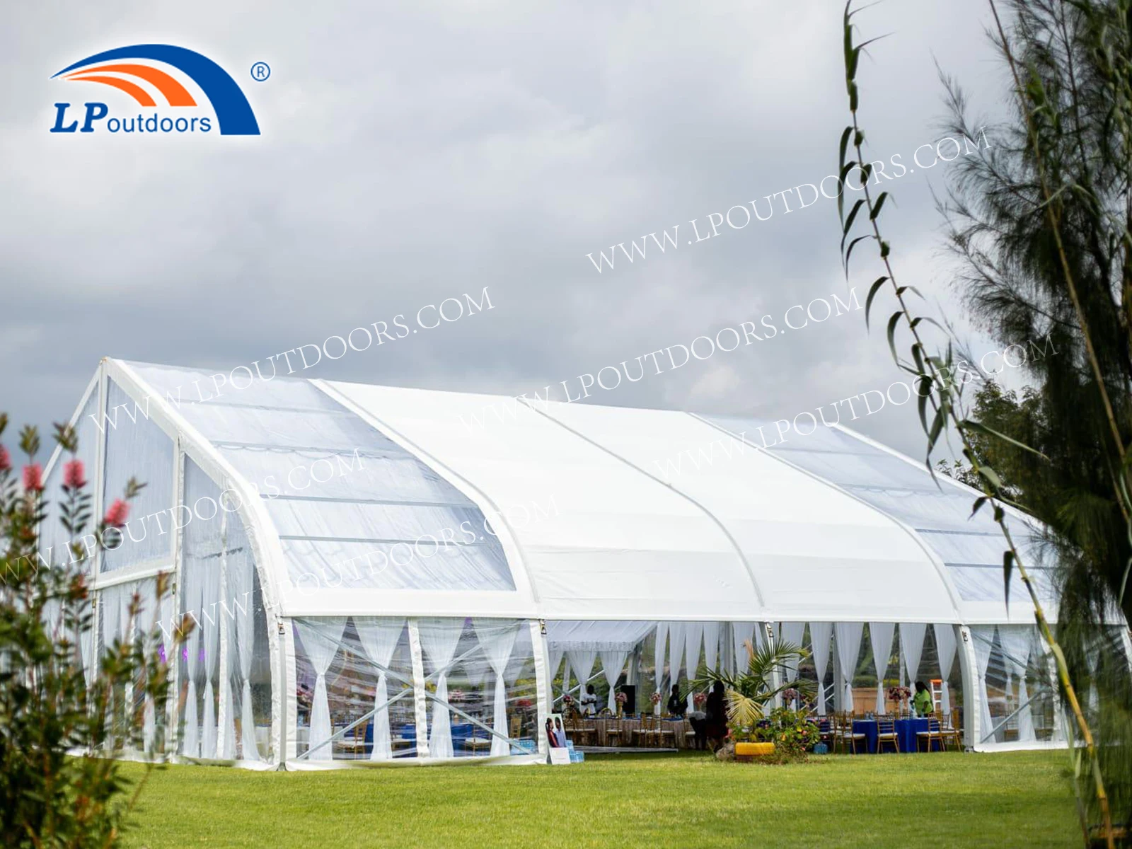 Large aluminum curved structure sport Tent aircraft hangar Tent for outdoors
