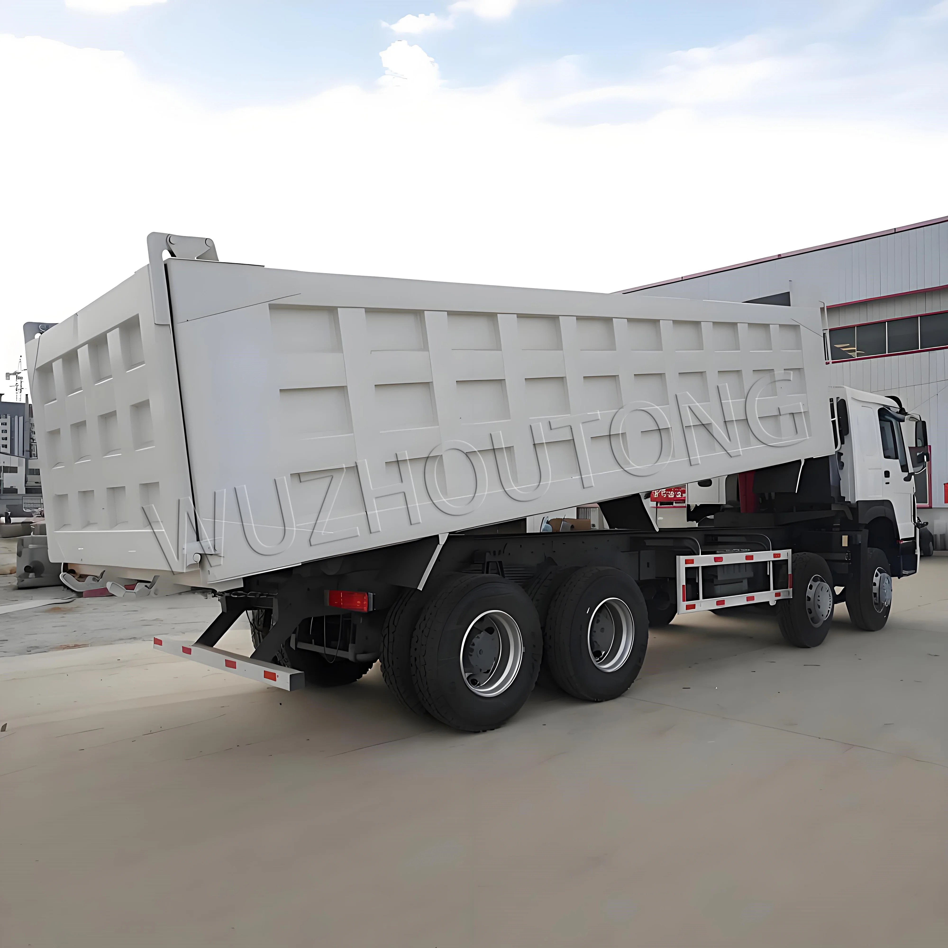 Brand New howo dump truck 8x4 12 wheeler 375 371hp 40Ton mining tipper truck