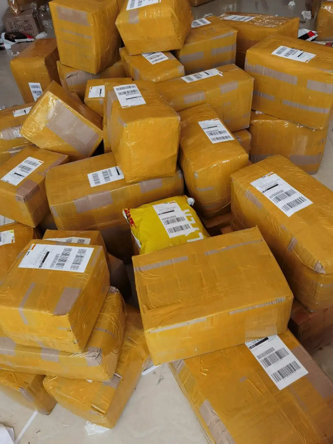 Retro 4s women men Military Black Cat White Oreo Red Thunder Sail University Blue Patent Bred College Grey  basketball shoes