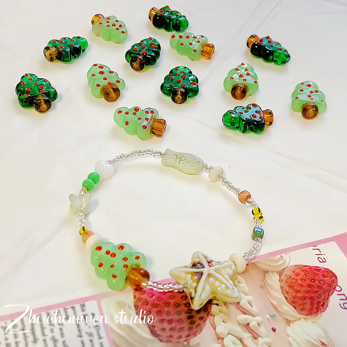 Cute 14 * 20mm Colorful Christmas Tree Beaded Hand Painted Glass Bead Charm For Diy Necklace Bracelet Making Jewelry Accessories