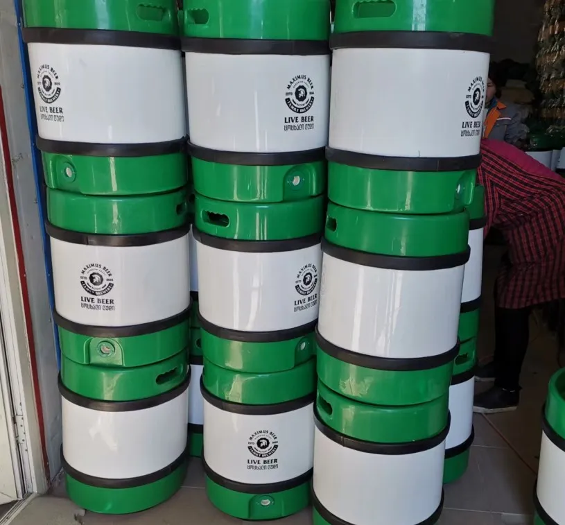 20L 25LManufacturers Custom Reusable Winecolorful Color Juice beer China Space  Business Party PET kegs with taps