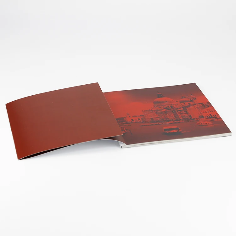 
custom UV embossing foil stamping finishing magazine booklet catalogue brochure printing 