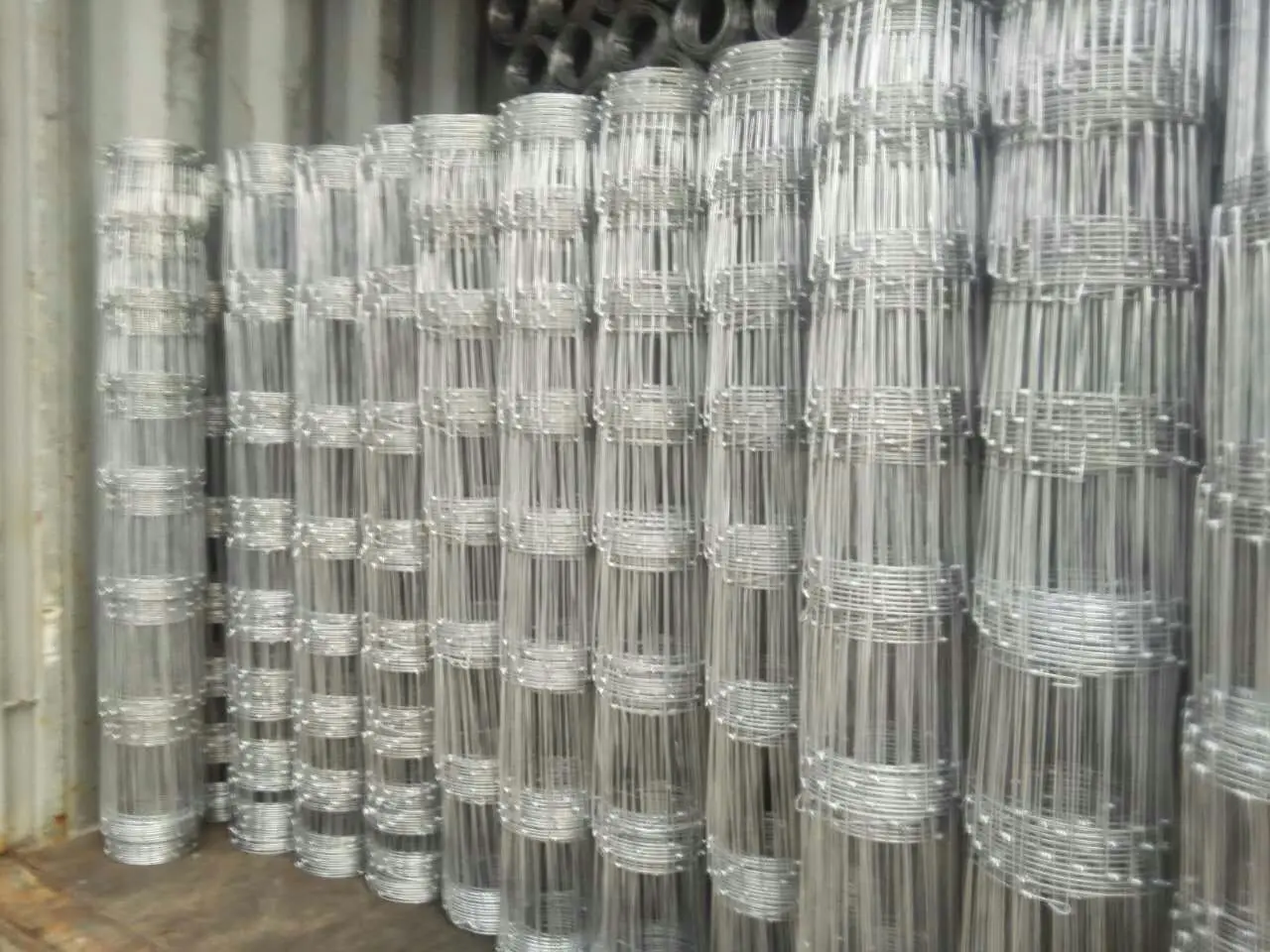 Used 9 gauge galvanized cyclone pvc coated used wire fence chain link fence with accessories for garden