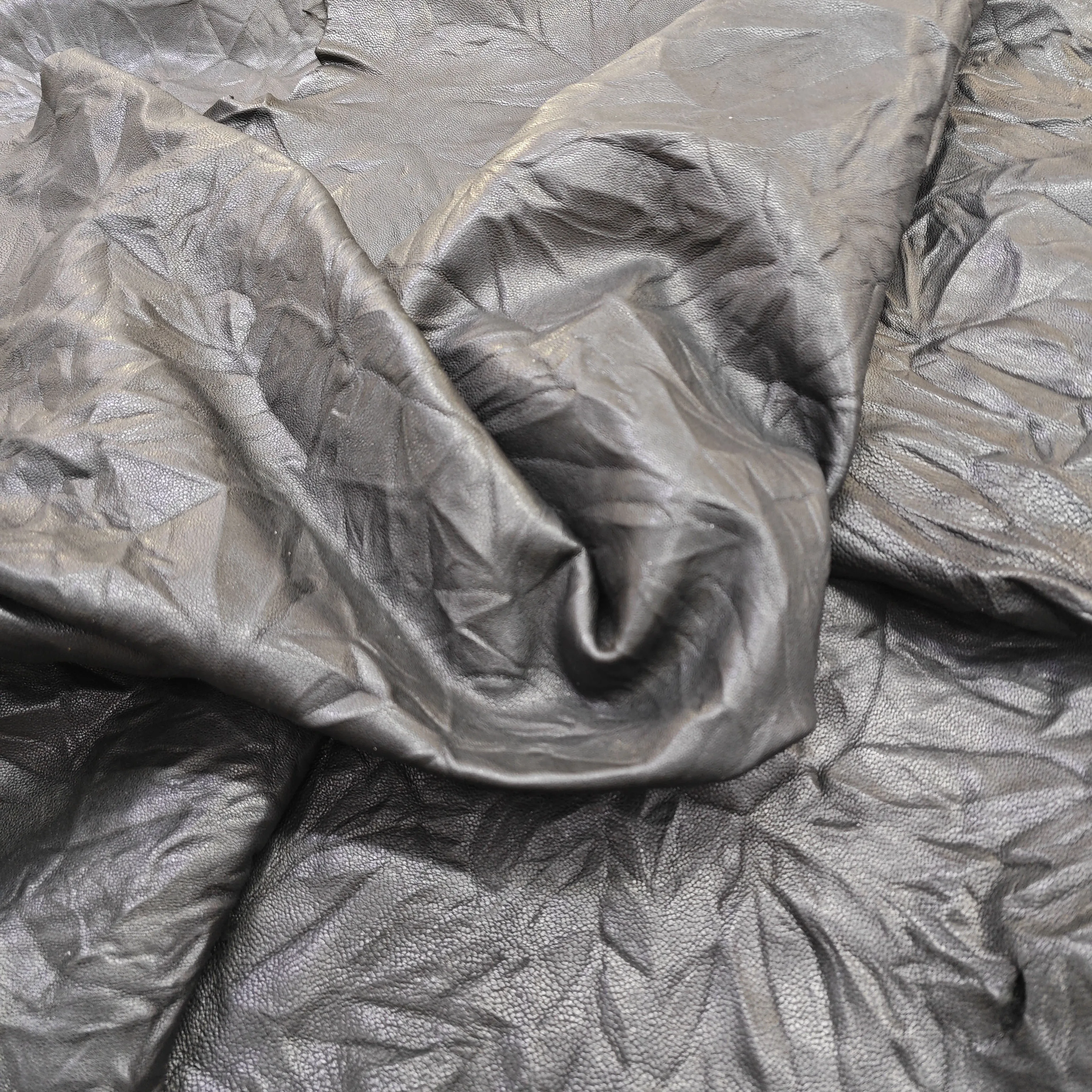 Black Vegetable Tanned Sheepskin Wrinkled Garment Sheep Leather Material