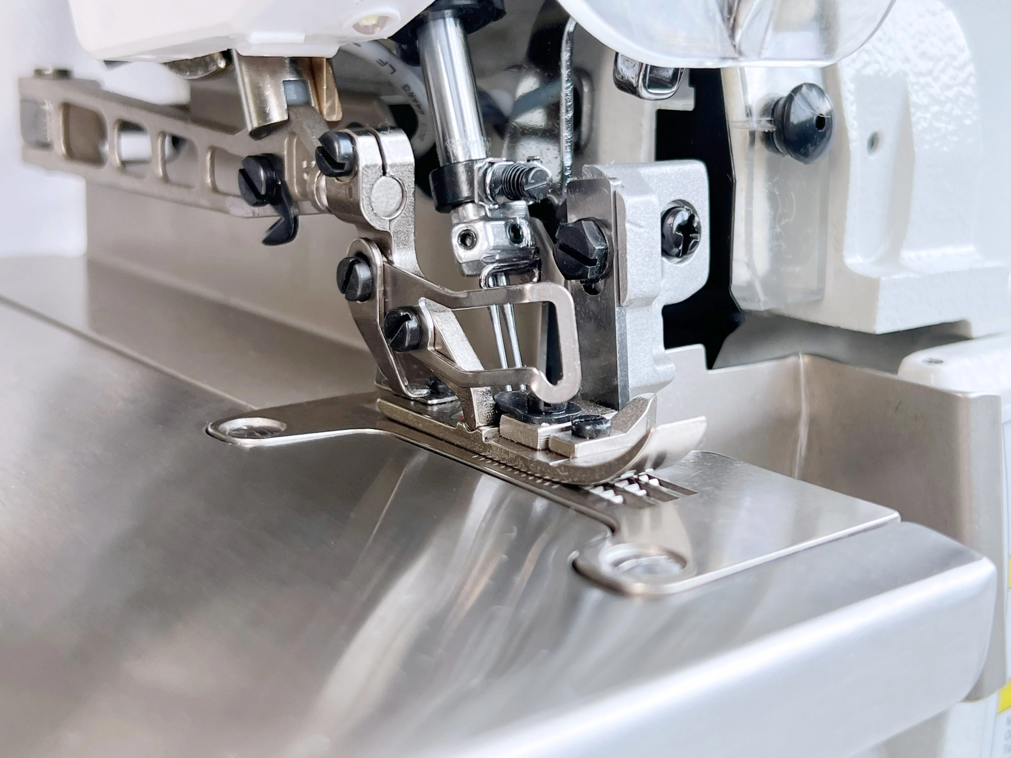 JTV5-4Z Zhejiang Taizhou Juita 220v Industrial Direct Drive Auto Overlock Sewing Machine