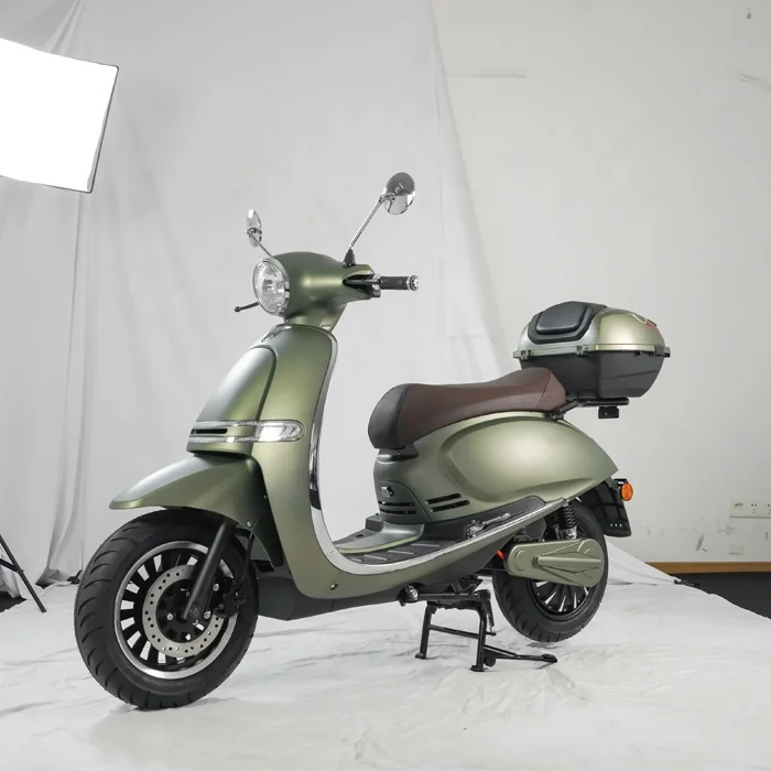 50cc electric scooter retro 12 inch tire with 72V removable lithium battery