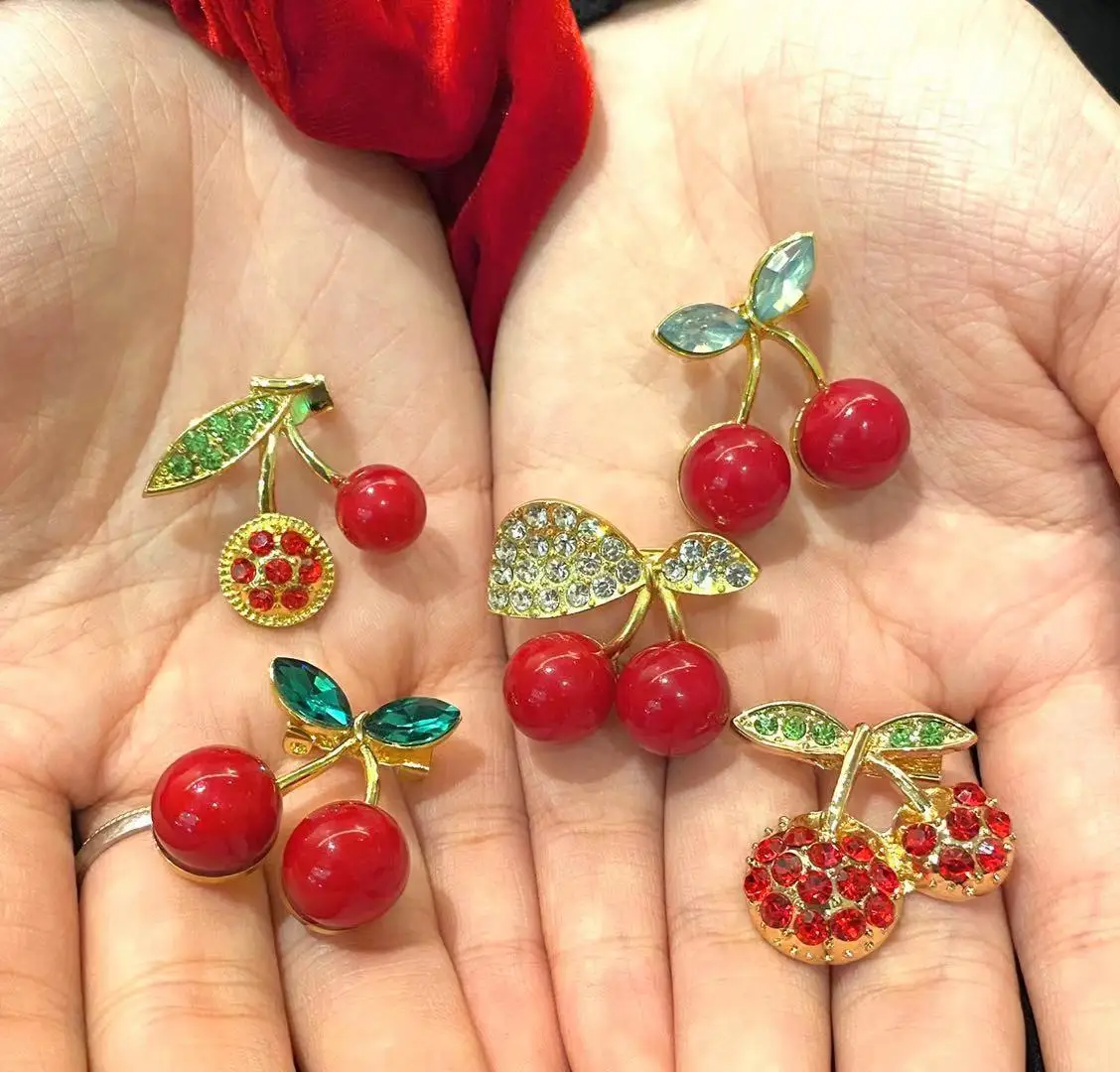 Cute Cherry Brooch High-End Corsage Pin Diamond Drop Oil Brooch