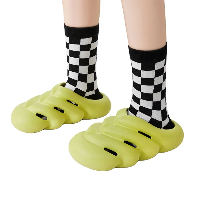 Тапочки-скелетоны женские домашние Нескользящие мягкие тапки на толстой подошве крутые для дома летняя одежда мужчин