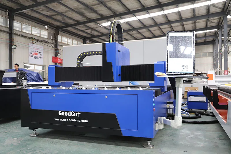 Fiber laser cutting machines with Janpa servo motors and Raycus laser source for stainless steel carbon steel cutter