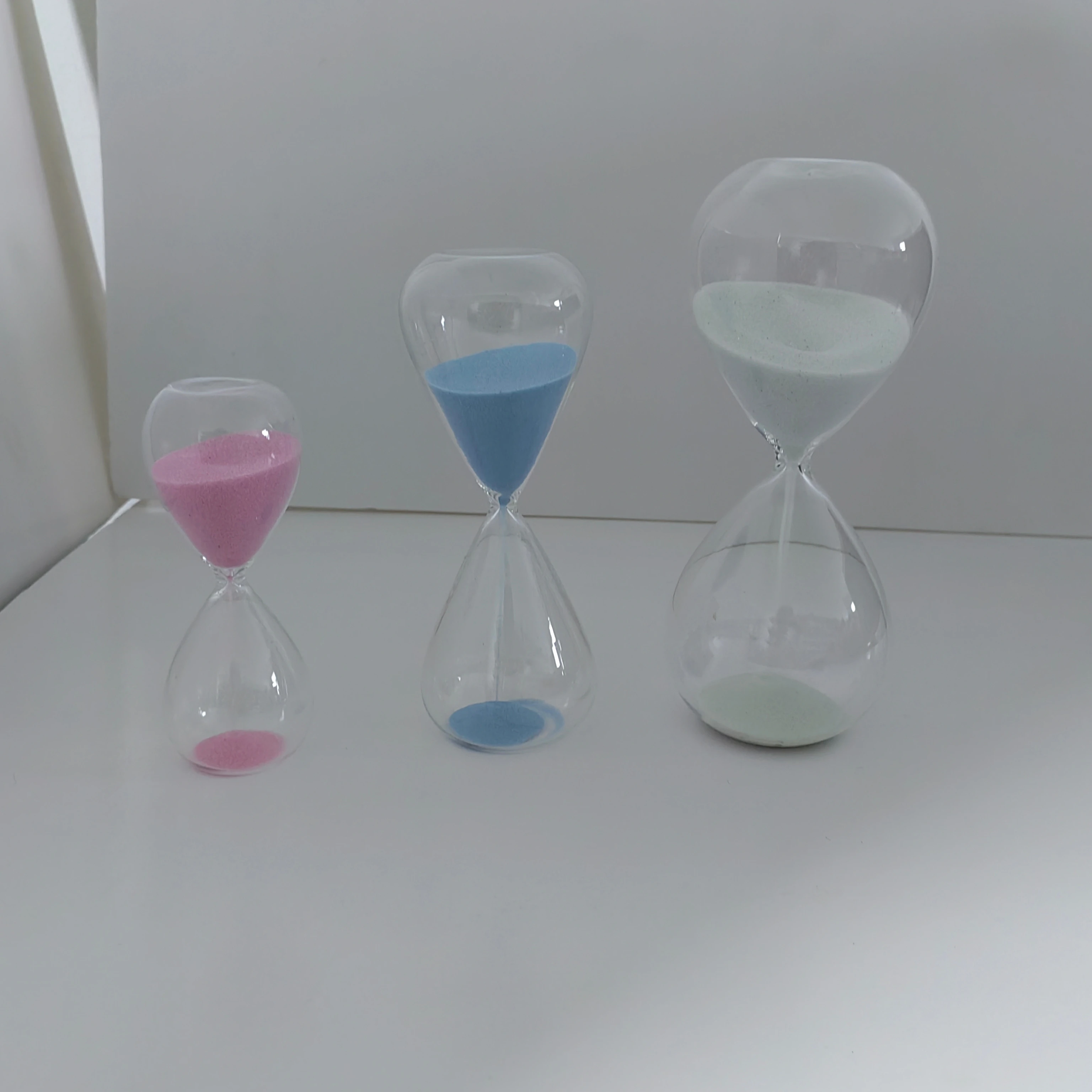 Wholesale creative magnet hourglass high borosilicate glass furniture hourglass timer