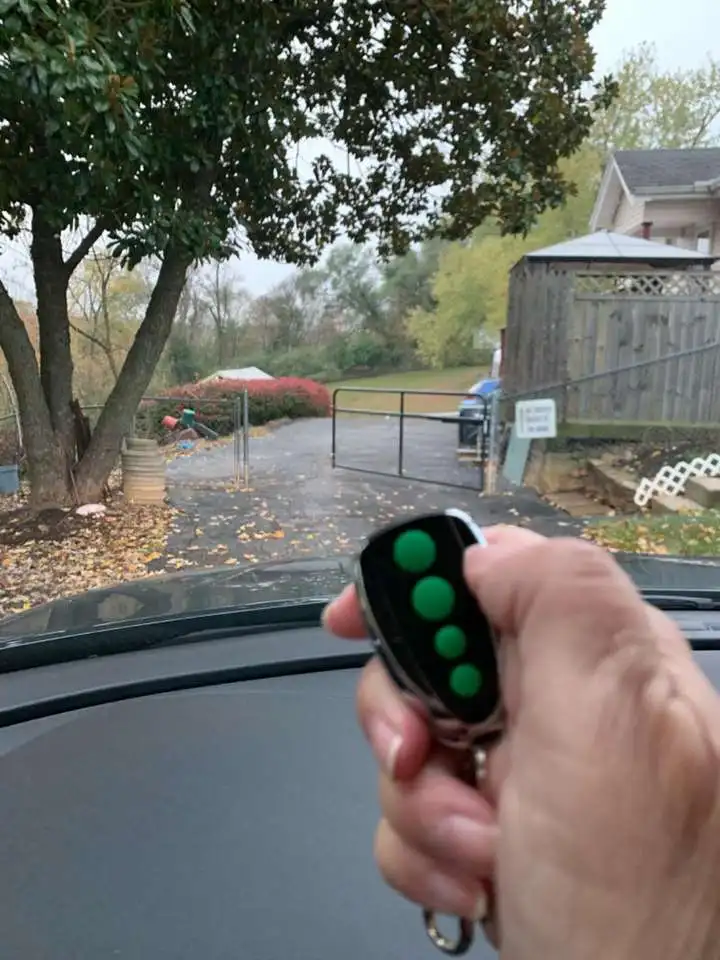 Farmhouse European 2 Years EKD365 CN Swiss Automatic Solar Swing Gate Opener