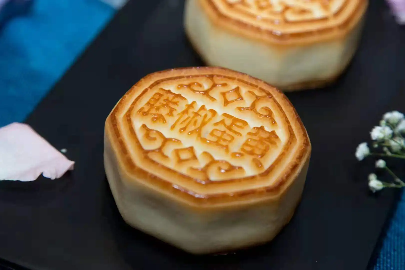  New Mid-autumn Festival Five-nen Mooncake Customized Peach Mountain