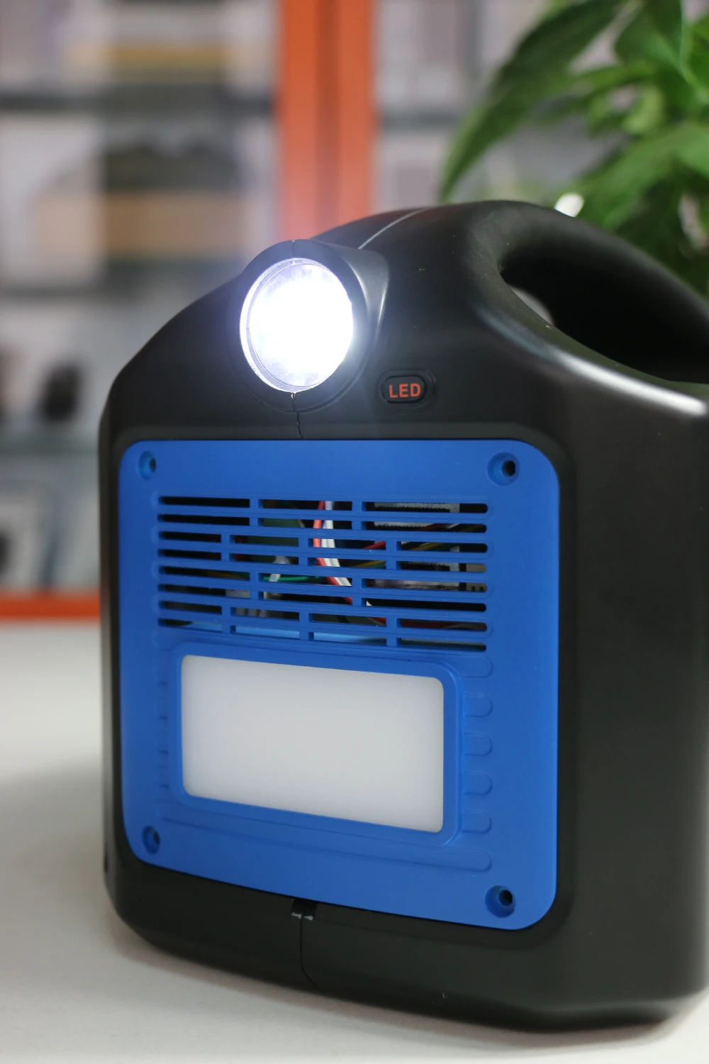 Volpower P320 AC Outlet portable power Pack AC Solar laptop power bank 100000mah with 20v 19v 12v 16.5v 24v